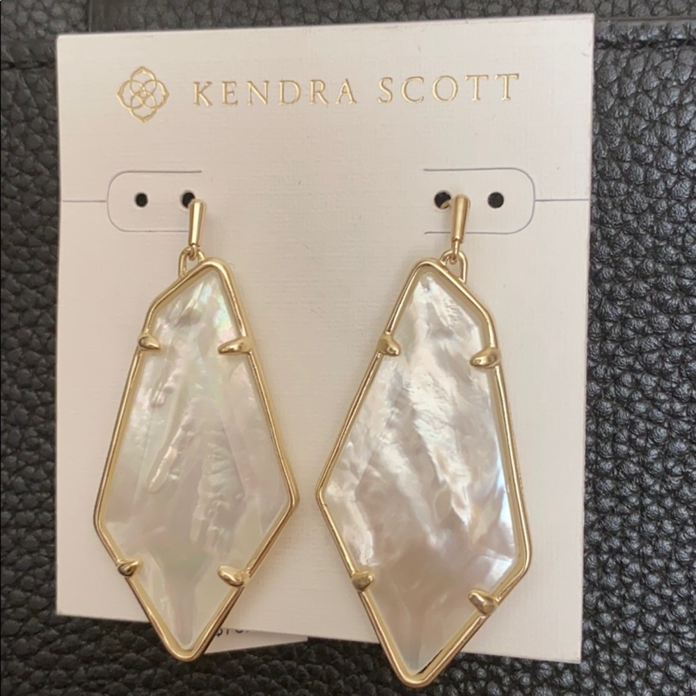 Kendra Scott Emilia gold mother of pearl earrings